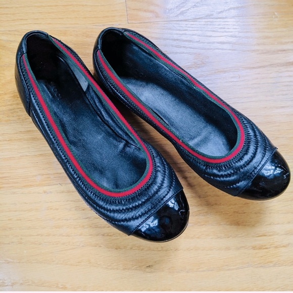 Gucci Black Ballerina Flats, with Guccis Classic Iconic Red & Green Band - Picture 1 of 5